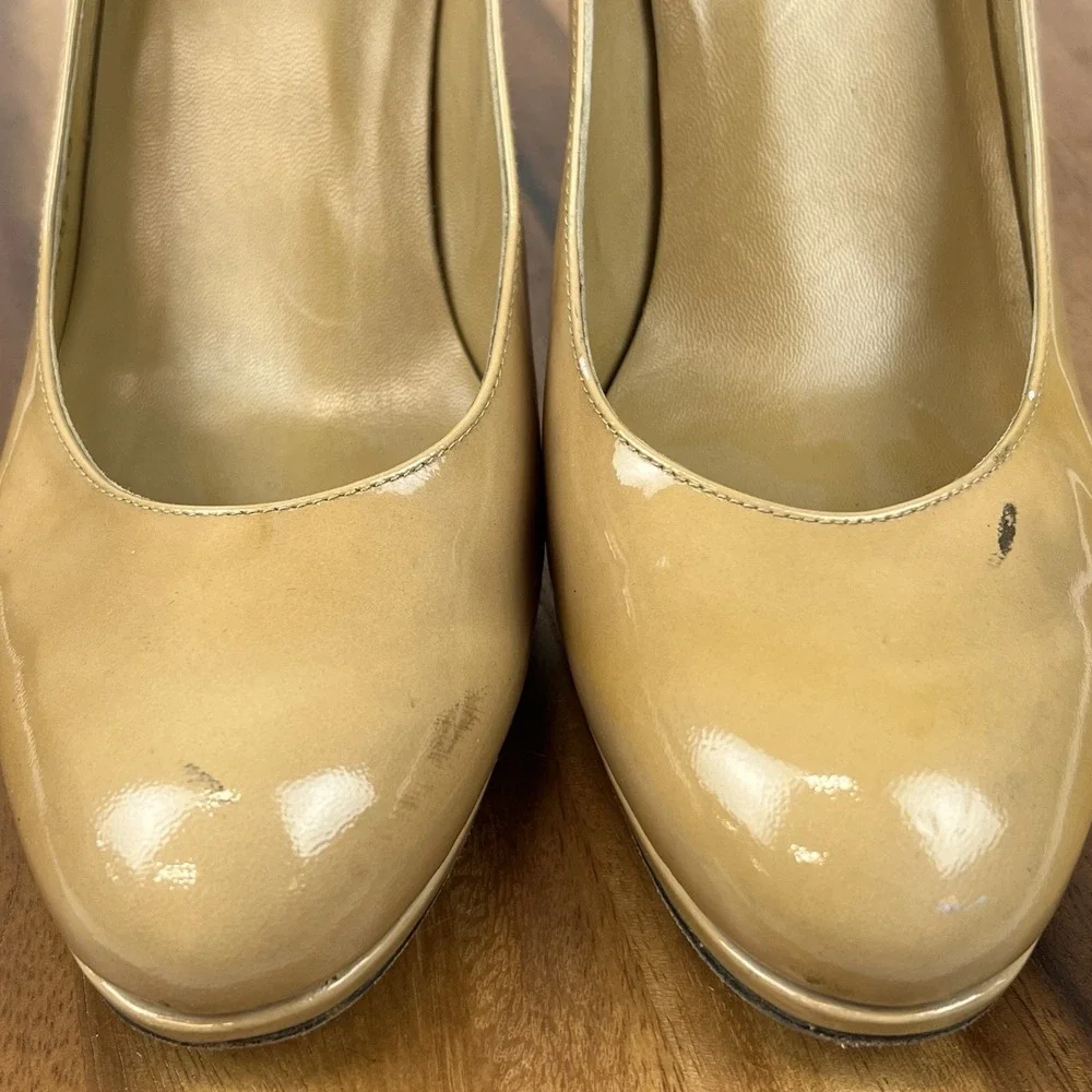 Womens Stuart Weitzman Nude Beige‎ Patent Leather Slip On Pumps Heels Size  9 M